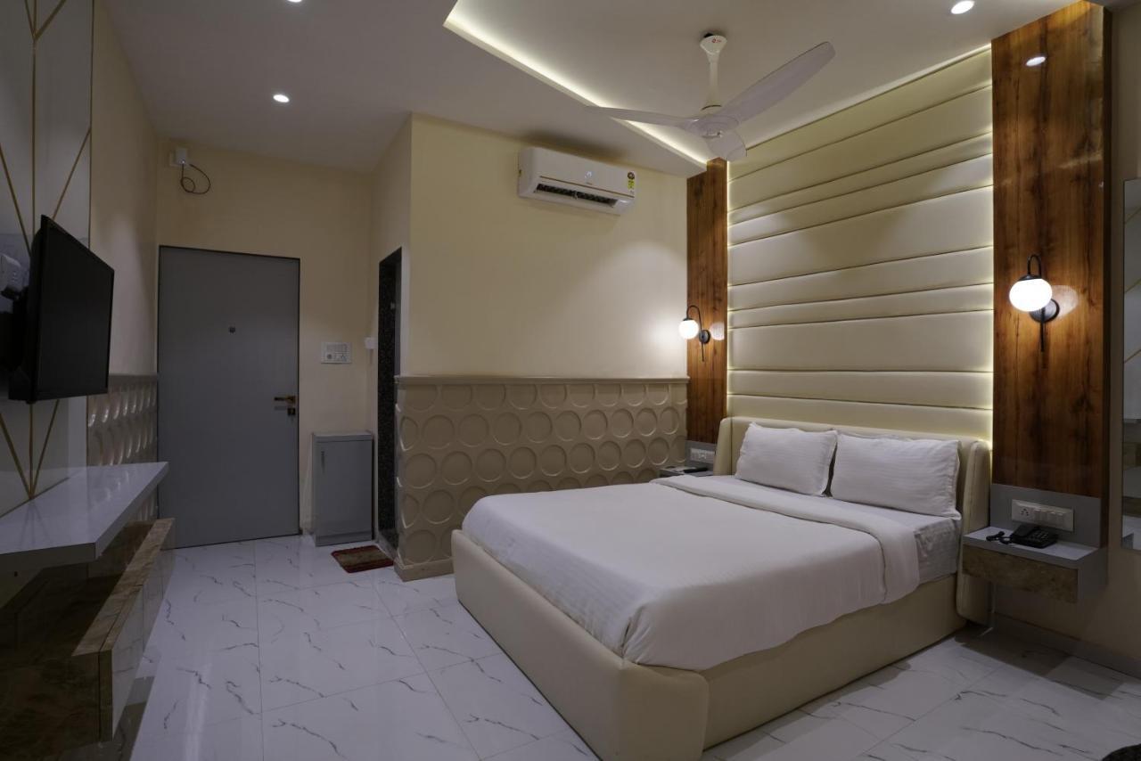 Palm Springs Beach Resort - Gorai Mumbai Bagian luar foto