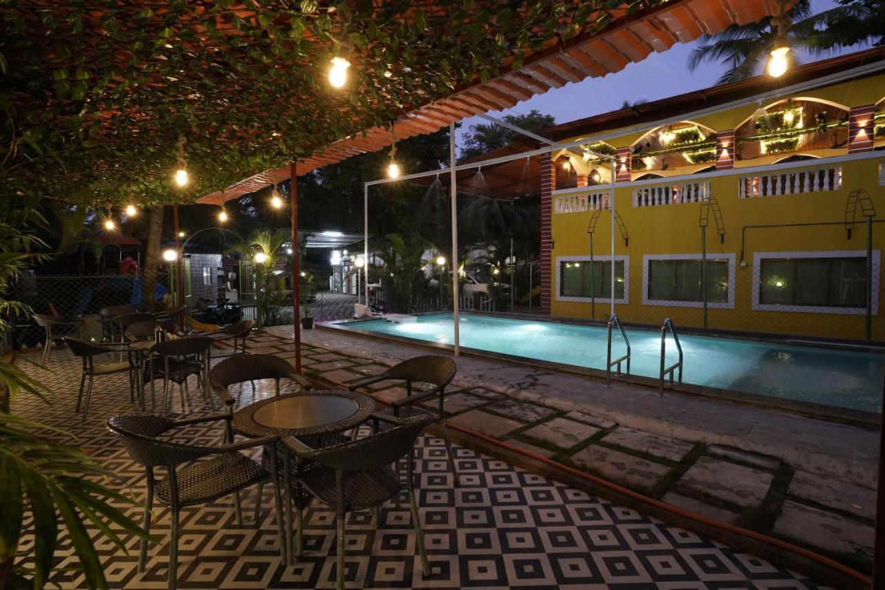 Palm Springs Beach Resort - Gorai Mumbai Bagian luar foto